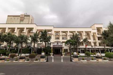 پارسیان اوین تهران